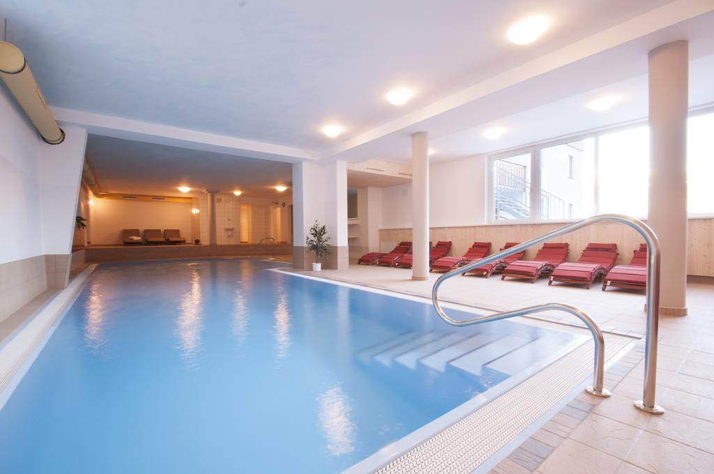 Hotel Erlebnishotel 4*